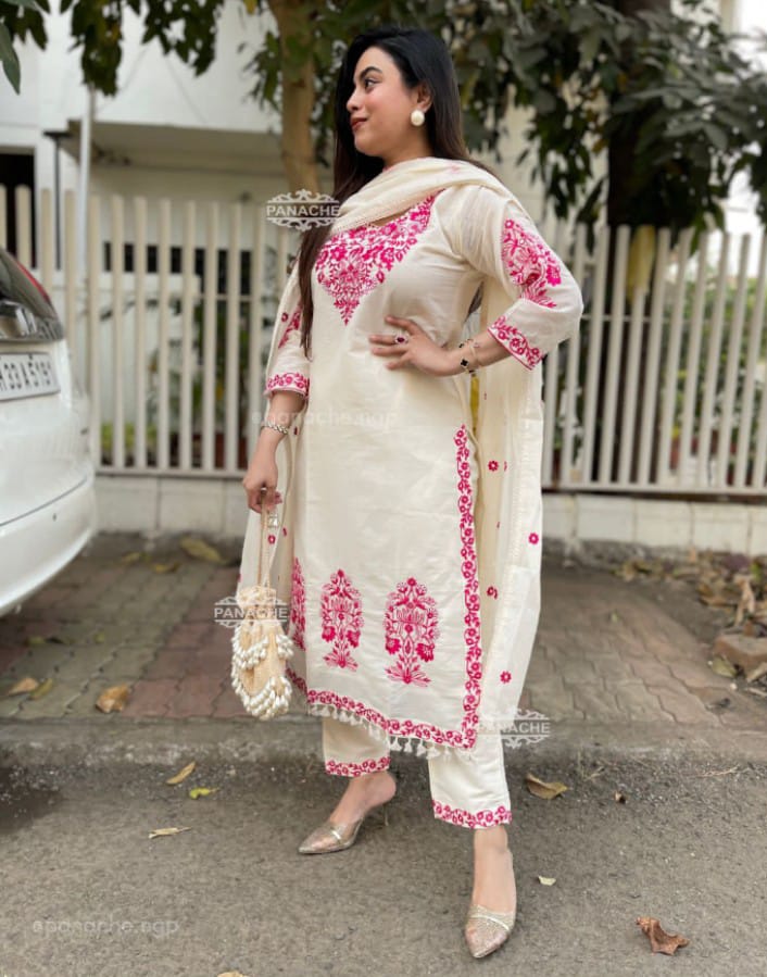 White Cotton Kurta And Pant Set With Kasmiri Pink Embroidery